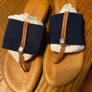 Andre Assous leather sandals